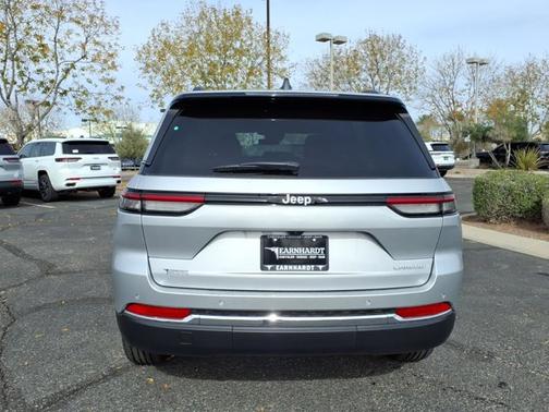 Silver Zynith 2025 Jeep Grand Cherokee Laredo