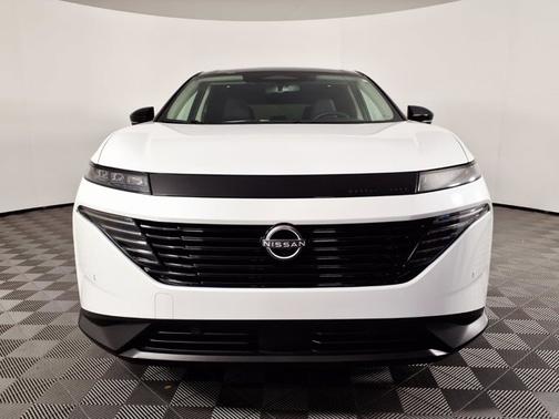 Everest White Pearl Tricoat/Super Black 2025 Nissan Murano SL