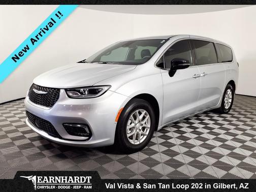 Silver Mist Clearcoat 2026 Chrysler Pacifica Select