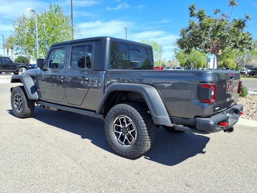 Granite Crystal Metallic Clearcoat 2026 Jeep Gladiator Rubicon