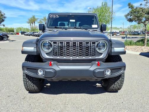 Granite Crystal Metallic Clearcoat 2026 Jeep Gladiator Rubicon