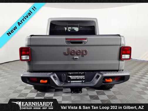 Sting-Gray Clearcoat 2022 Jeep Gladiator Mojave