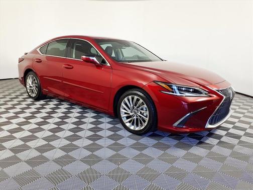 2022 Lexus ES 300h Luxury