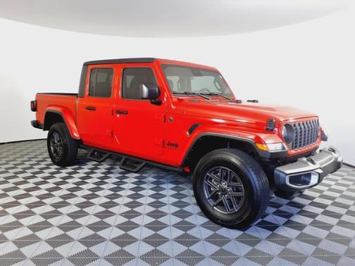 2024 Jeep Gladiator Sport S