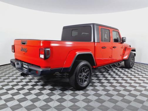 2024 Jeep Gladiator Sport S