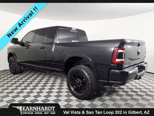 Diamond Black Crystal Pearlcoat 2022 RAM 2500 Laramie