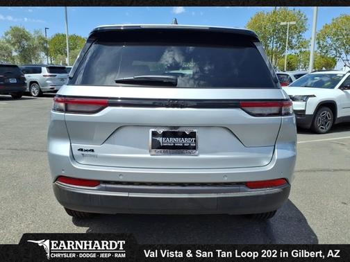 Silver Zynith 2026 Jeep Grand Cherokee Laredo Altitude