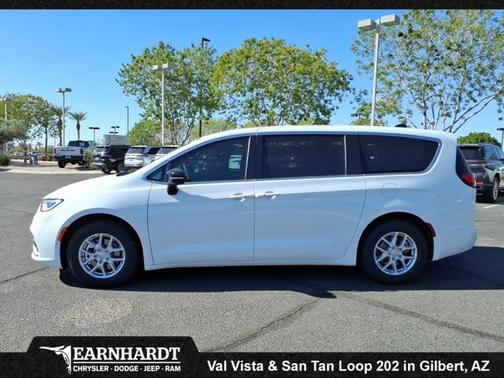 Bright White Clearcoat 2026 Chrysler Pacifica Select
