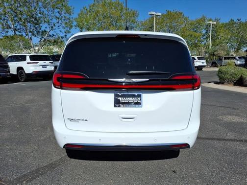 Bright White Clearcoat 2026 Chrysler Pacifica Select