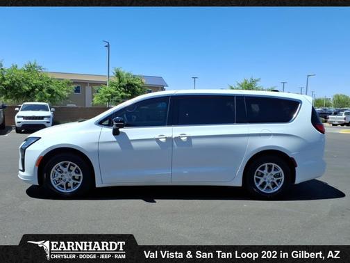 Bright White Clearcoat 2027 Chrysler Pacifica Select