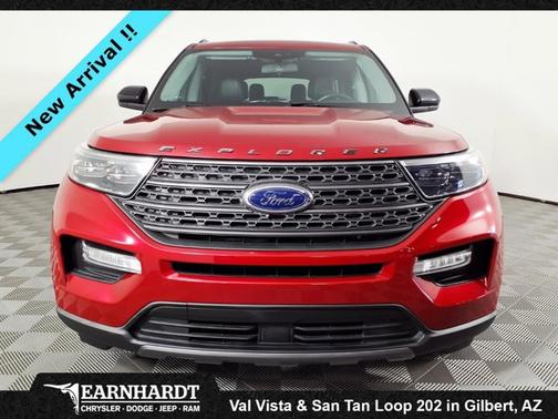 -Select- 2022 Ford Explorer XLT