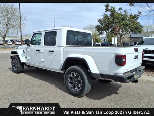 2026 Jeep Gladiator Sahara