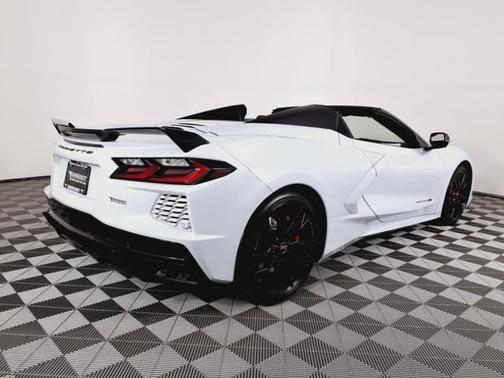 2023 Chevrolet Corvette 2LT