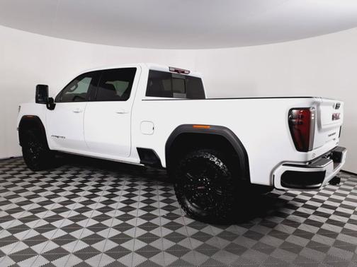 2024 GMC Sierra 2500 AT4