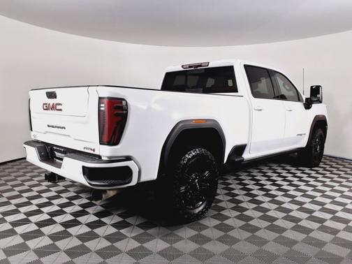 2024 GMC Sierra 2500 AT4