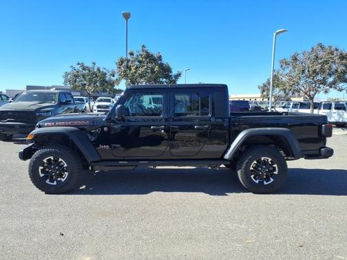 Black Clearcoat 2026 Jeep Gladiator Rubicon