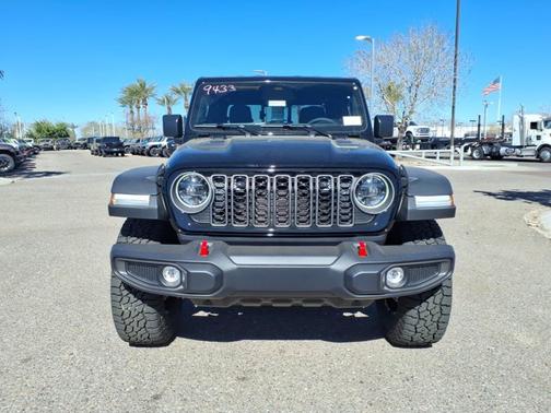 Black Clearcoat 2026 Jeep Gladiator Rubicon