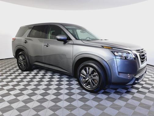 2022 Nissan Pathfinder S