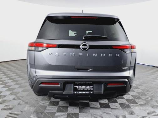 2022 Nissan Pathfinder S