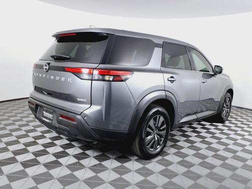 2022 Nissan Pathfinder S