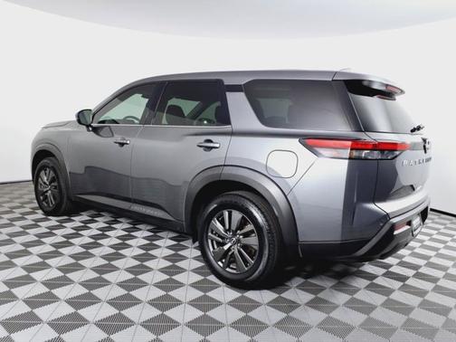 2022 Nissan Pathfinder S