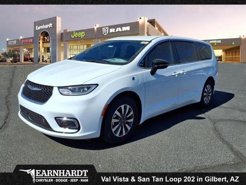 2025 Chrysler Pacifica Hybrid Select