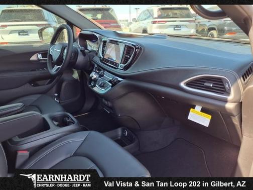 2025 Chrysler Pacifica Hybrid Select