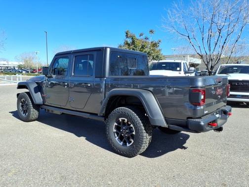 Granite Crystal Metallic Clearcoat 2026 Jeep Gladiator Rubicon