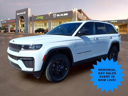 Bright White Clearcoat 2026 Jeep Grand Cherokee Laredo Altitude