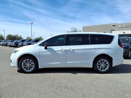 Bright White Clearcoat 2026 Chrysler Pacifica Select