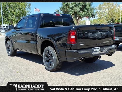 Diamond Black Crystal Pearlcoat 2027 RAM 1500 Big Horn