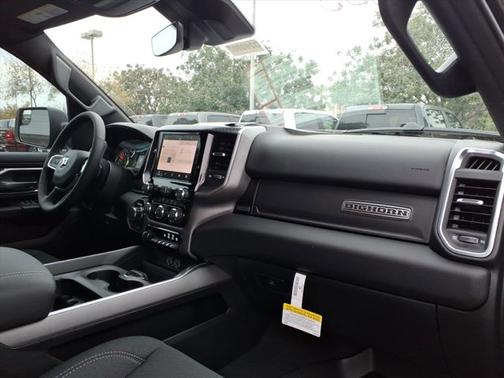 Diamond Black Crystal Pearlcoat 2026 RAM 1500 Big Horn