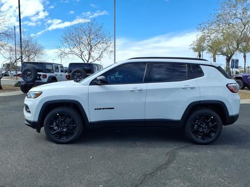 Bright White Clearcoat 2026 Jeep Compass Latitude Altitude