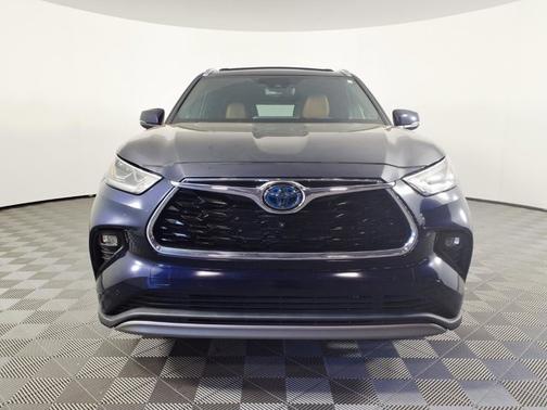 2023 Toyota Highlander Hybrid Platinum