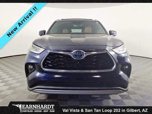 2023 Toyota Highlander Hybrid Platinum