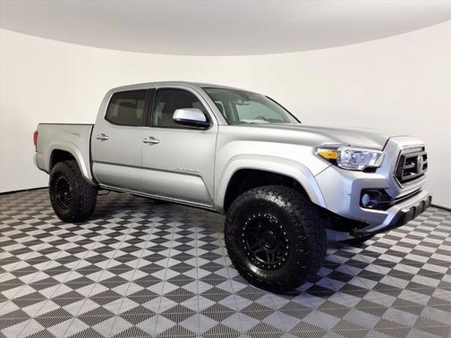 2022 Toyota Tacoma Base