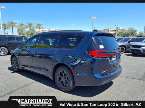 2025 Chrysler Pacifica Hybrid Premium S Appearance Pkg