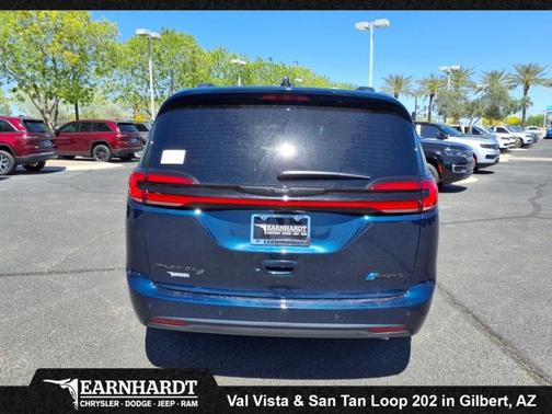 2025 Chrysler Pacifica Hybrid Premium S Appearance Pkg