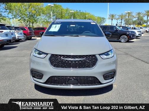 2025 Chrysler Pacifica Hybrid Premium S Appearance Pkg