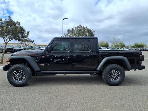 Black Clearcoat 2026 Jeep Gladiator Mojave