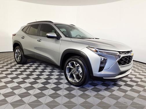 Sterling Gray Metallic 2024 Chevrolet Trax LT