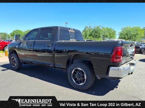 Diamond Black Crystal Pearlcoat 2026 RAM 2500 Laramie