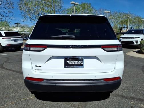 Bright White Clearcoat 2026 Jeep Grand Cherokee Limited