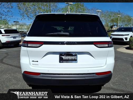 Bright White Clearcoat 2026 Jeep Grand Cherokee Limited
