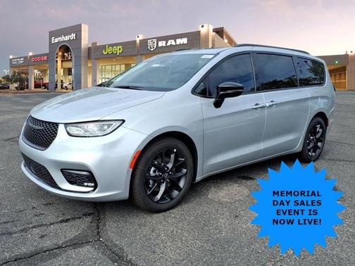 Silver Mist Clearcoat 2026 Chrysler Pacifica Limited