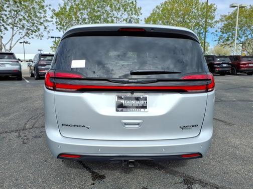 Silver Mist Clearcoat 2026 Chrysler Pacifica Limited