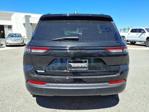 Diamond Black Crystal Pearlcoat 2026 Jeep Grand Cherokee Limited