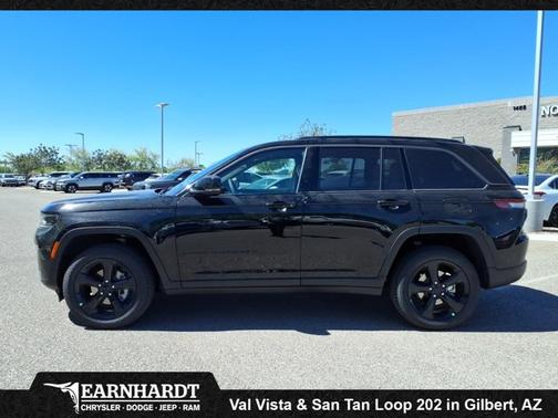 Diamond Black Crystal Pearlcoat 2026 Jeep Grand Cherokee Limited