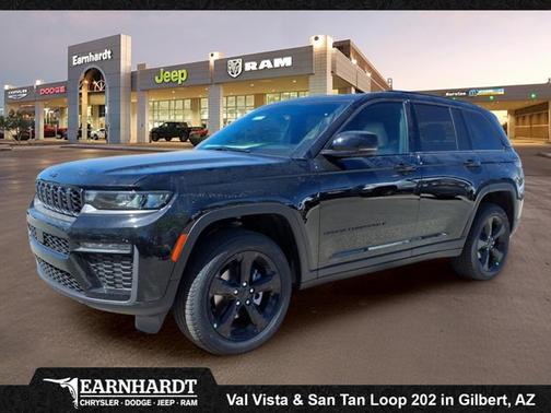 Diamond Black Crystal Pearlcoat 2026 Jeep Grand Cherokee Limited