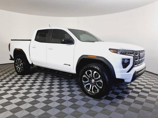 2023 GMC Canyon 4WD AT4